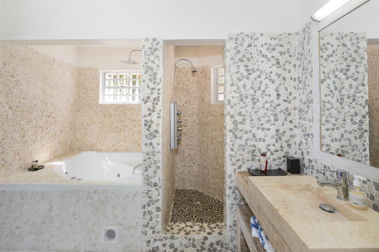 Orient Bay Villa Rentals St Martin 外观 照片